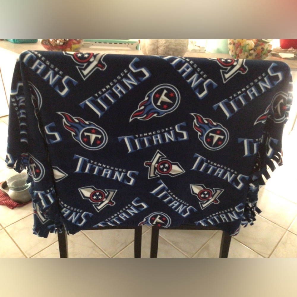 Tennessee Titans decorative fringed throw